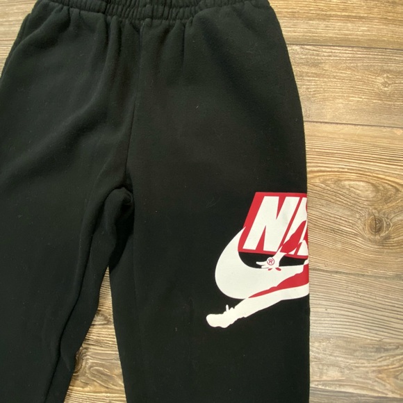 SOLD NIKE JORDAN Boy's Black Classic Jogger Fleece Sweatpants Size - Picture 5 of 8